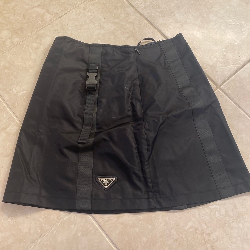Nylon buckle high waisted black skirt